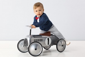 A010 Chlapčenský elegantný oblek so svetríkom z merino vlny v troch farbách