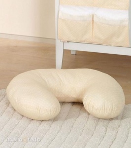 Vankúš na kojenie z kolekcie Ušaté sovičky vanilka