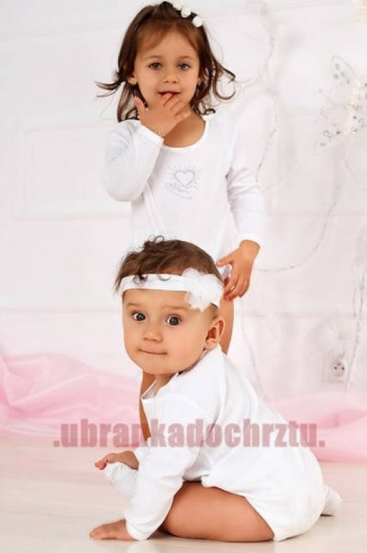 Body na krst so striebornou výšivkou