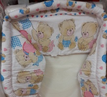 Chránič do postieľlky ružové káro maco